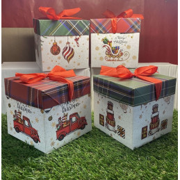 Scatola Regalo Quadrata Natalizia 10,5x10,5x10,5 cm - col e mod ass