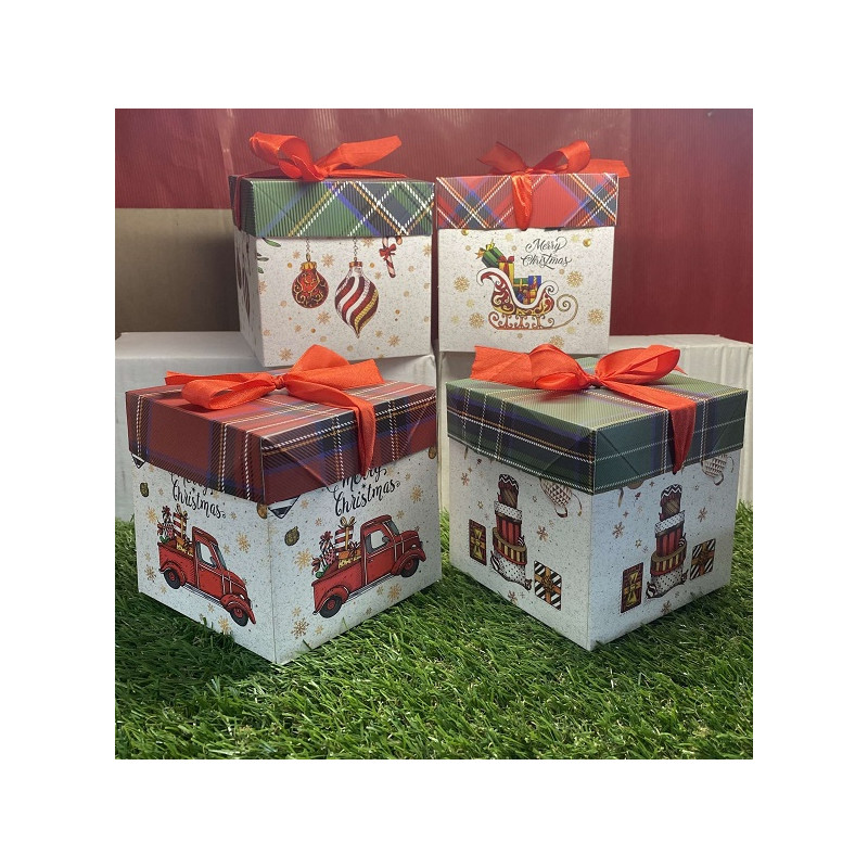 Scatola Regalo Quadrata Natalizia 10,5x10,5x10,5 cm - col e mod ass