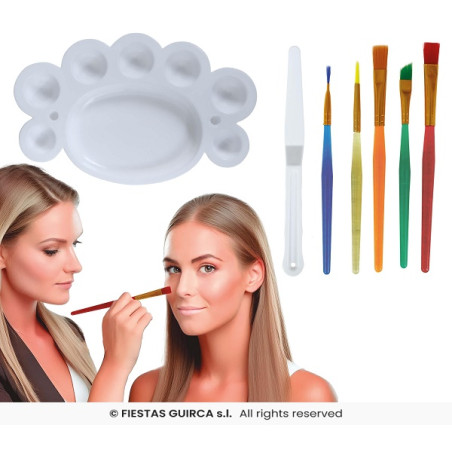 Tavolozza Trucco con pennelli e spatola per Truccare